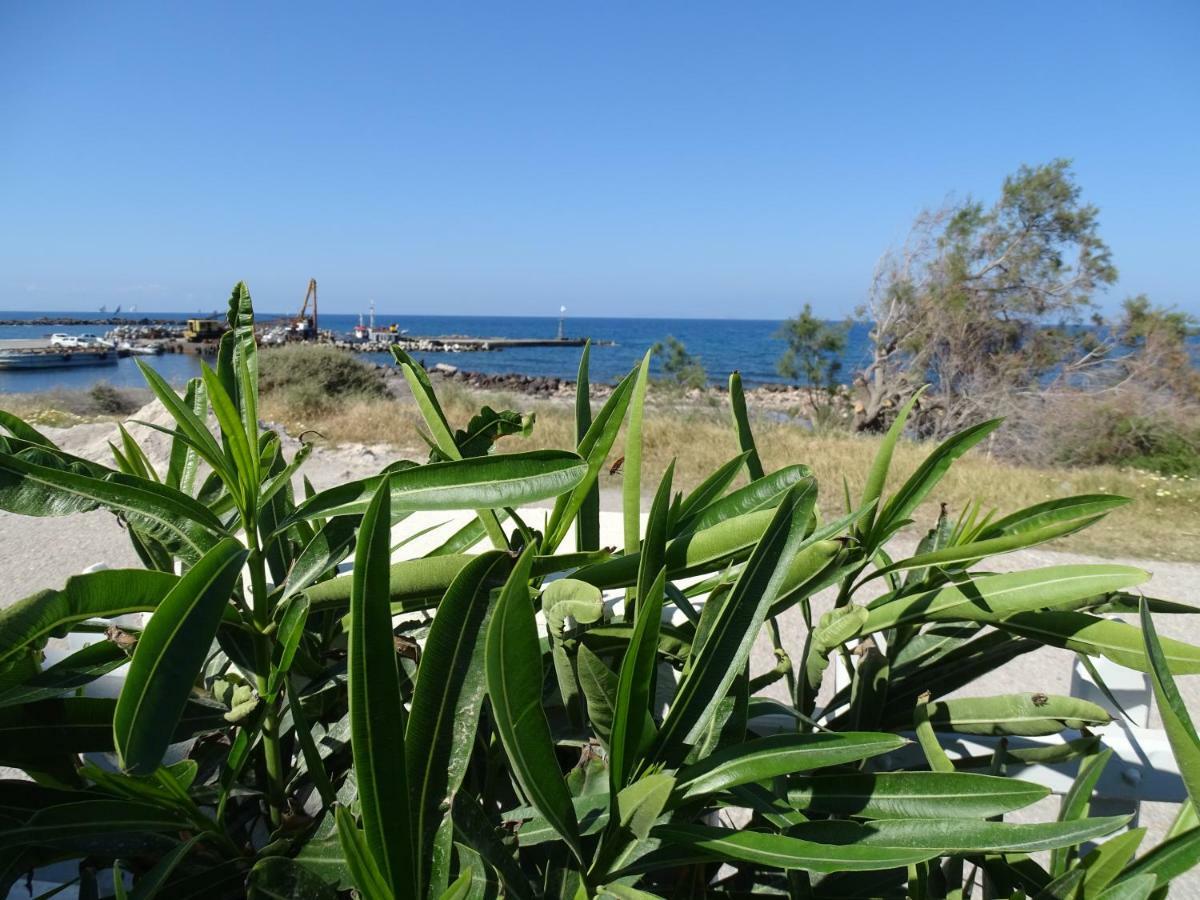 Nama Beach House Monólithosz Kültér fotó